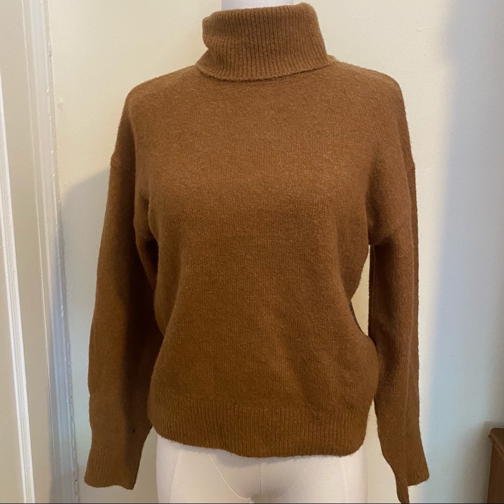 HM Turtleneck